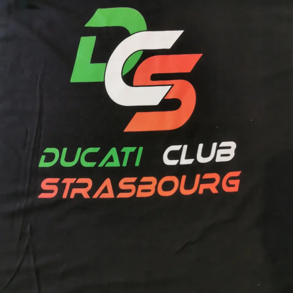 realisation logo brode tshirt 7